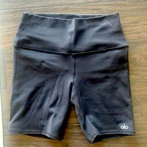 Size Small ALO Yoga biker shorts